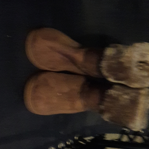 Slippers - Picture 1 of 2